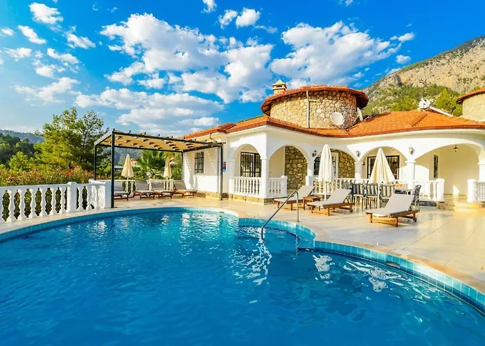 Photo de The Ultimate Villa With Stunning Views, Dalaman Villa 1054 Akkaya 