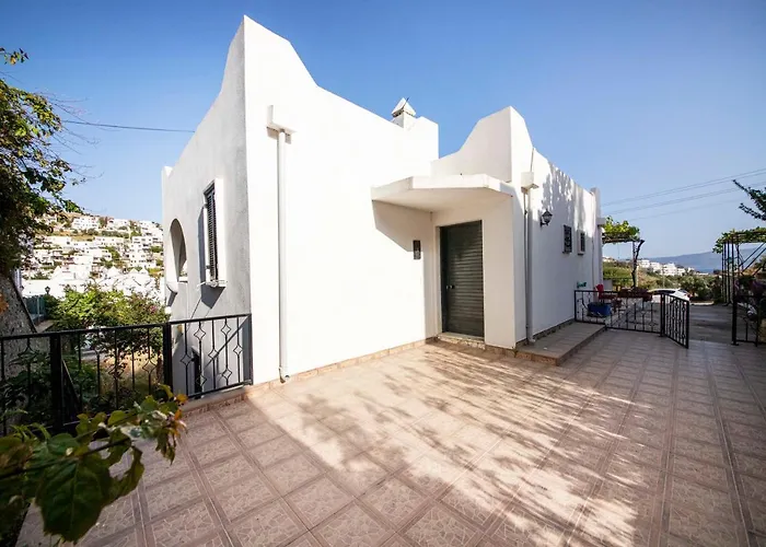Peaceful Villa With Shared Pool, Balcony, Terrace And Backyard In Bodrum Karabag fotoğrafı