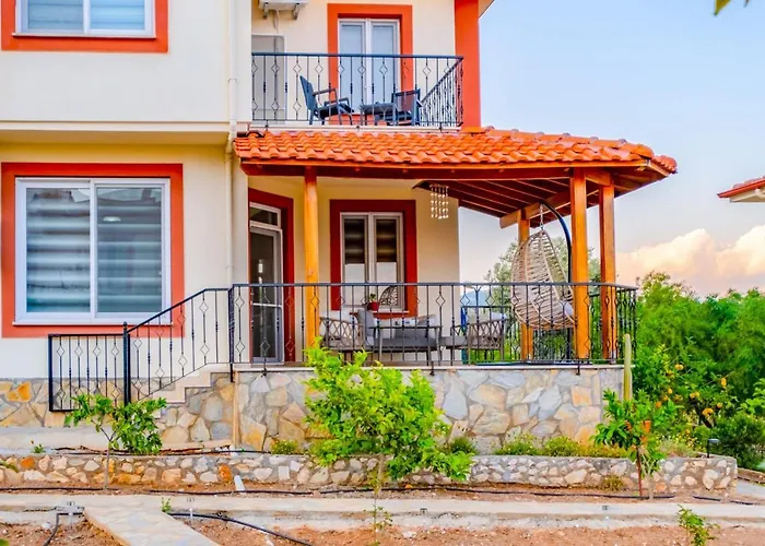 foto di Villa With Shared Pool And Jacuzzi In Seydikemer Karadere 