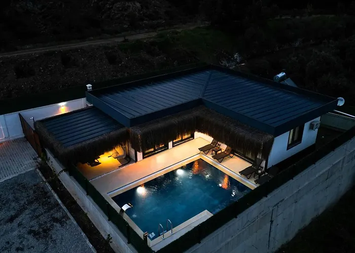 Suna Willa Karagedik foto