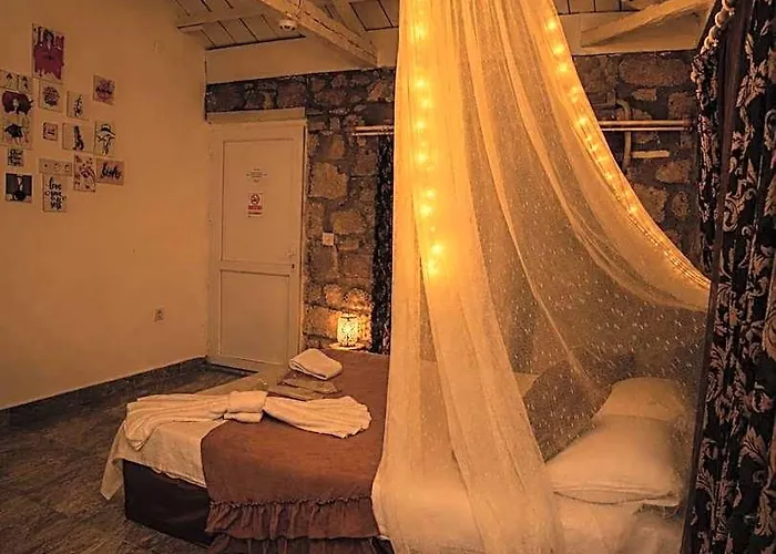 Usta X Cirak Butik Otel Ciftlikkoyu photo
